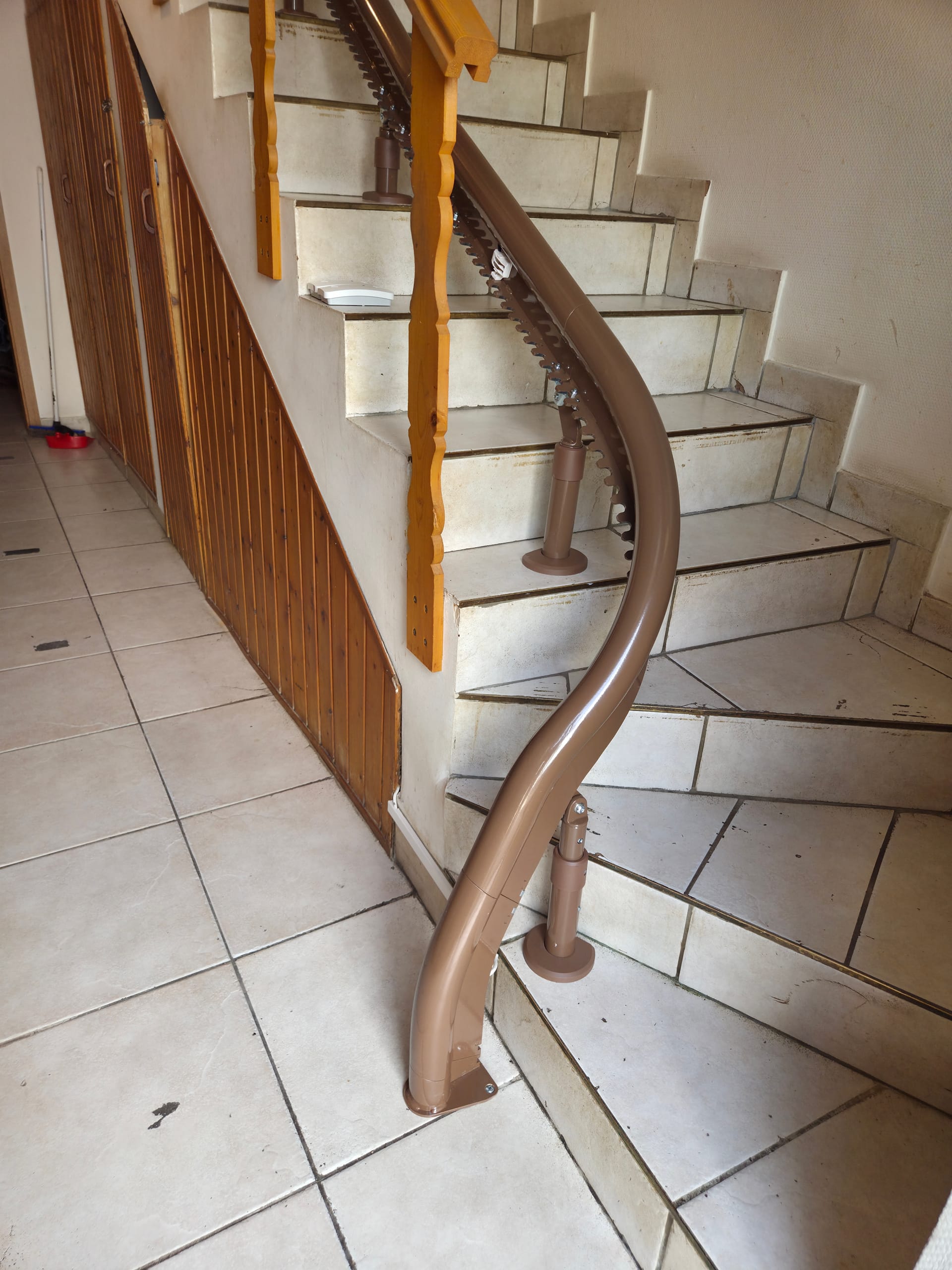 Monte-escalier Otolift Modul'Air Smart sur escalier intérieur à Sandweiler