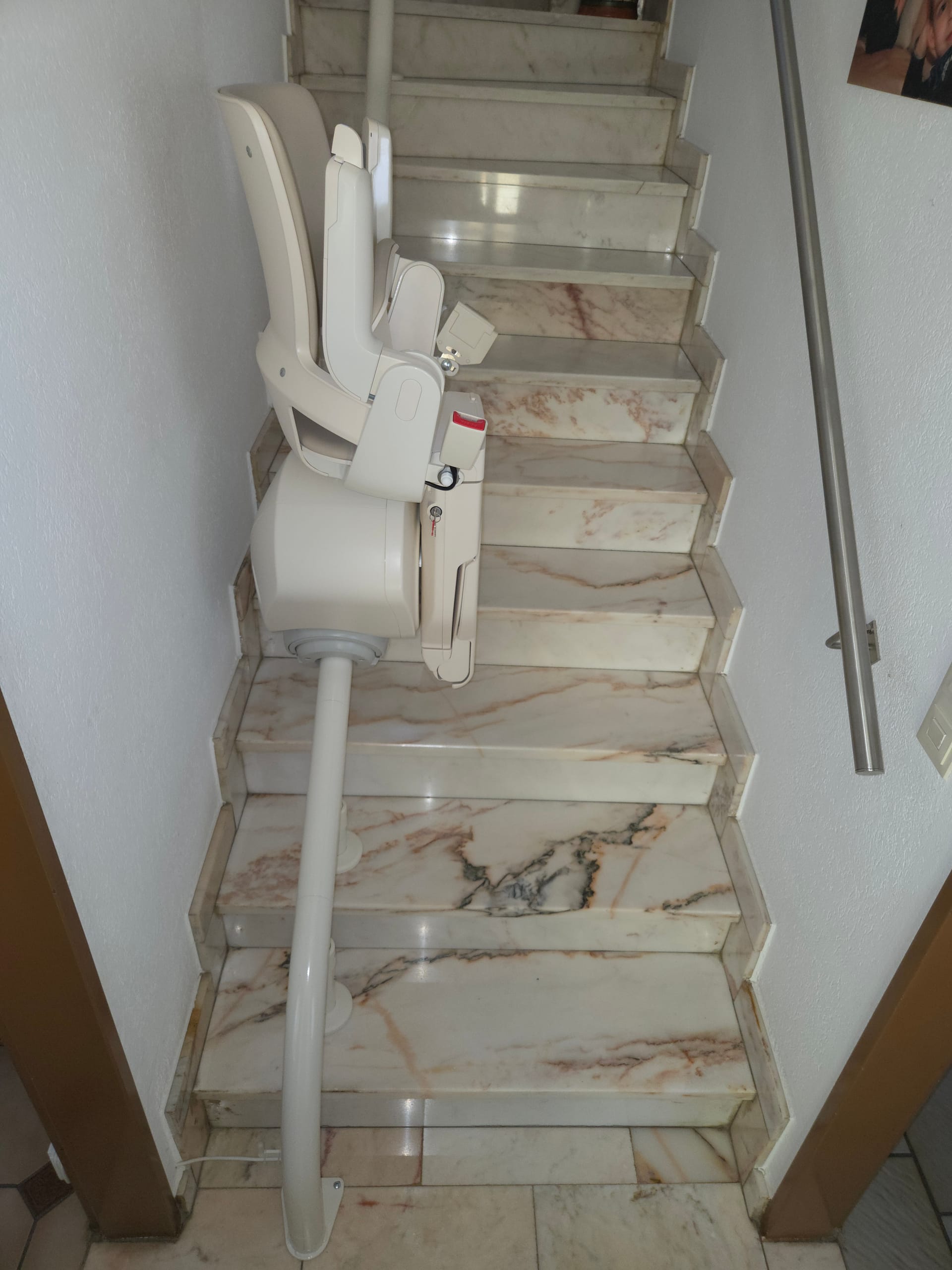 Monte-escalier Otolift Modul'Air Smart sur escalier intérieur à Neudorf